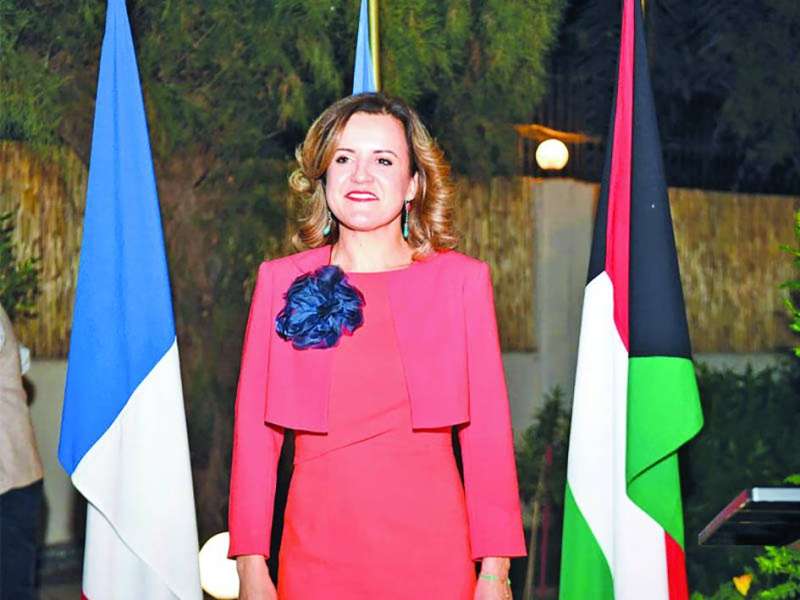  السفيرة الفرنسية كلير لوفليشر