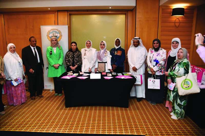 مسؤولة «كان» وعدد من المشاركين في إطلاق الحملة 