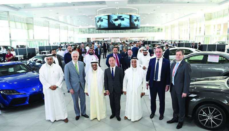 


فيصل بدر الساير ومبارك ناصر الساير وأوجيما إييتشيرو ويبدو بينغت شولتز ومارتن أهيرن وثيو كروجر وبدر فيصل الساير 