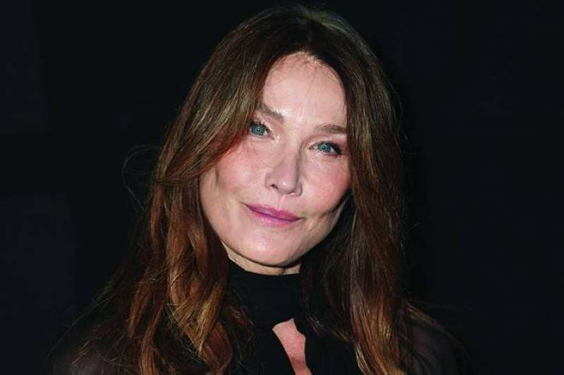 


كارلا بروني 