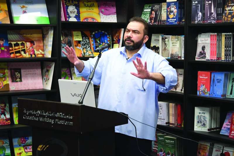 عصام الكاظمي متحدثاً خلال الندوة