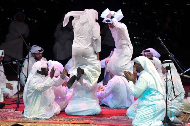 رقص على أنغام الفنون الشعبية