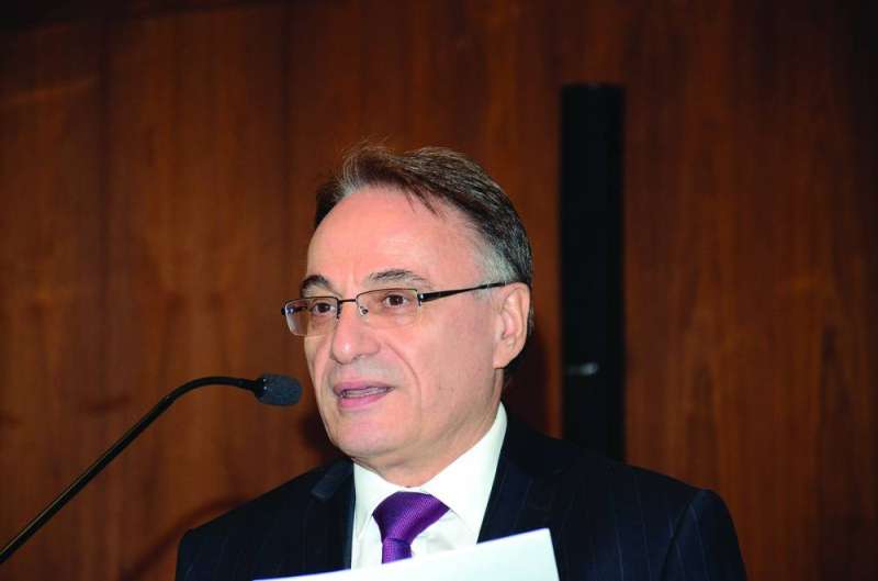 السفير ديميتروف ملقياً كلمته