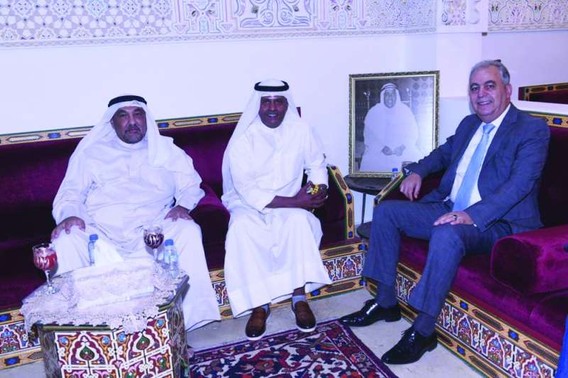 السفير المغربي مع أصحاب الديوانية