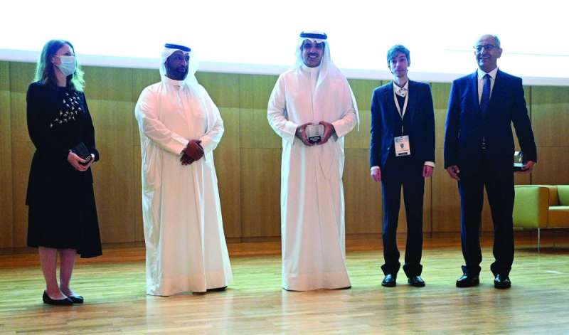 الظفيري متوسطاً عدداً من المشاركين في الافتتاح	 (تصوير نايف العقلة) 