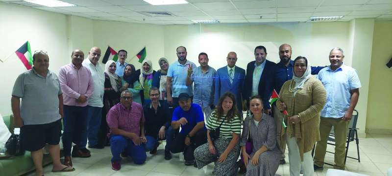 


المشاركون في قراءة العمل 