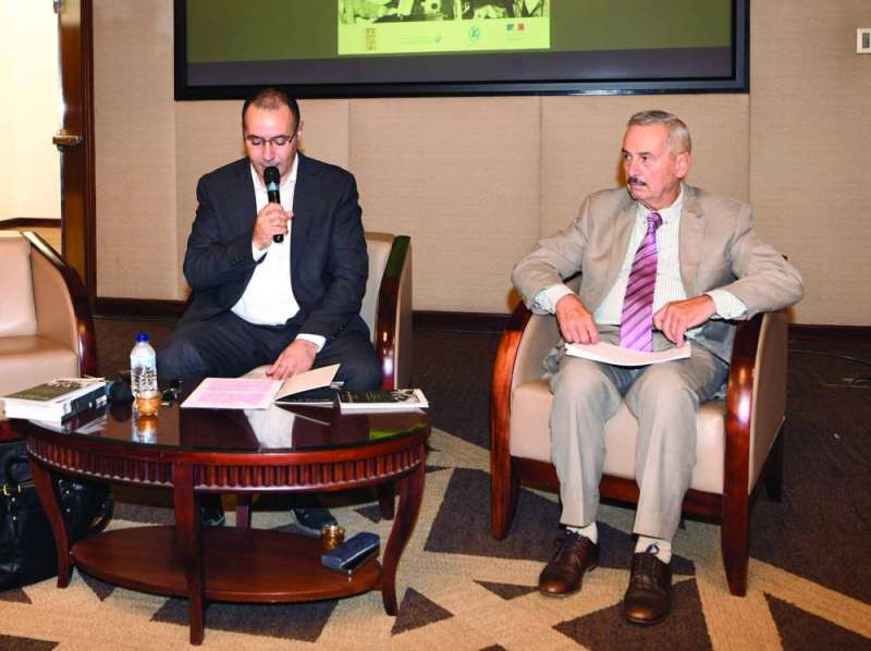 عباس وعليان خلال المؤتمر 