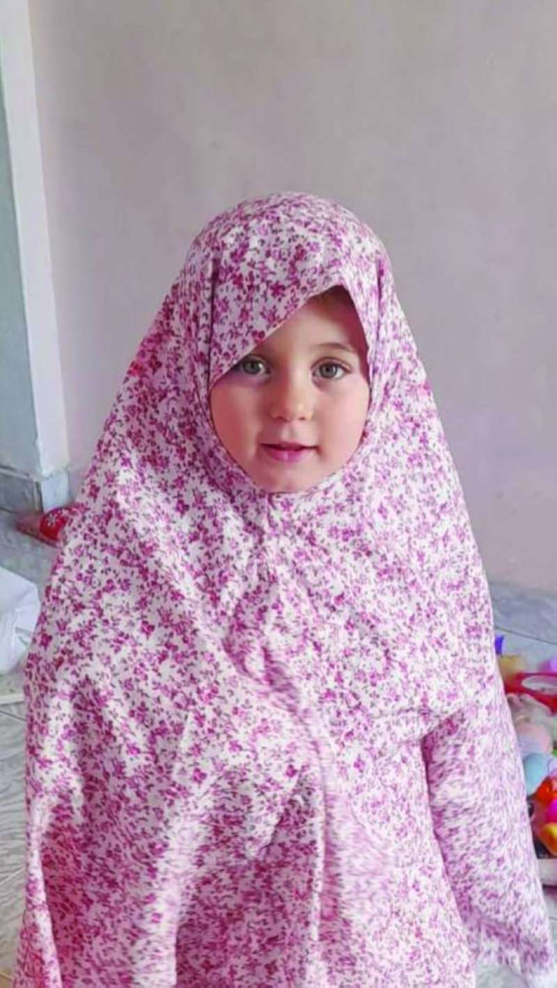 بعض الشهداء الأطفال من أفراد العائلة الذين قضوا في الغارات الصهيونية 