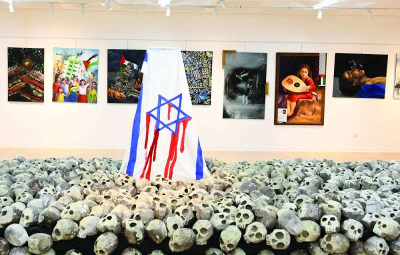 


عمل فني لنبيل الفيلكاوي... يُعبّر عن جرائم المحتل الصهيوني	 (تصوير سعود سالم) 