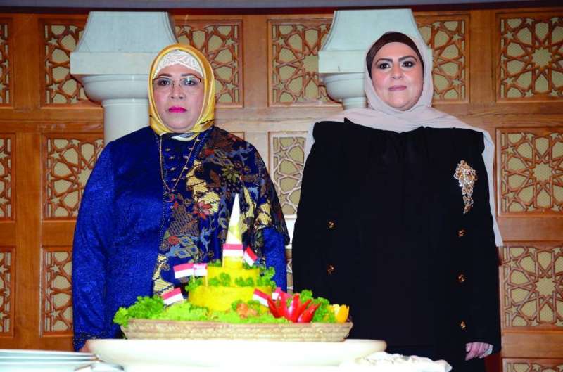  السفيرة ماريانا والوزيرة أماني بوقماز خلال الاحتفال