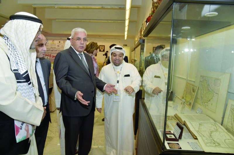 خرائط ووثاق تاريخية