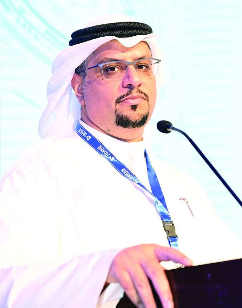 آل بن علي متحدثاً في الحلقة النقاشية (تصوير نايف العقلة)