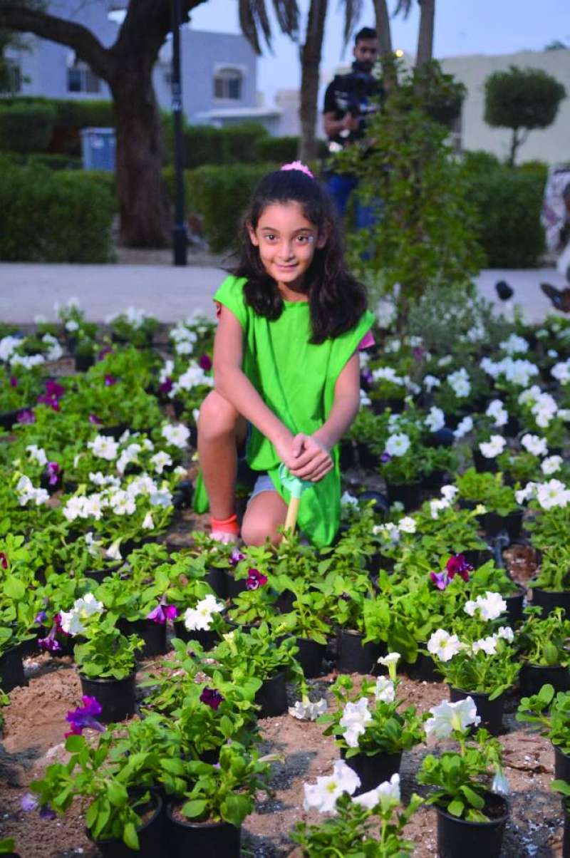 طفلة مشاركة في الفعالية 