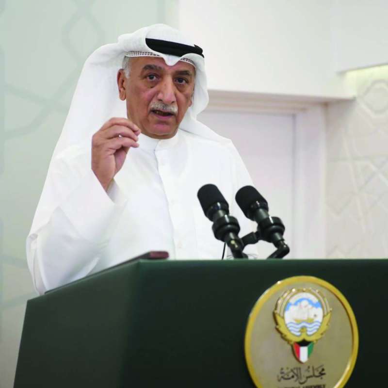 المويزري متحدثاً في مؤتمره الصحافي 