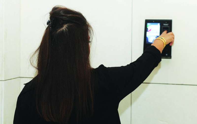 البصمة في طريقها للمدارس 