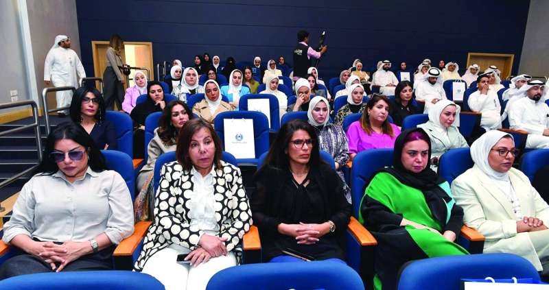 جانب من ممثلي الجهات الحكومية المشاركين في البرنامج التدريبي	