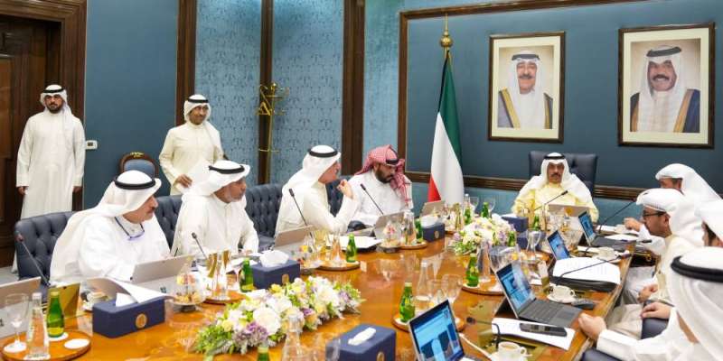 رئيس مجلس الوزراء مترئساً الاجتماع أمس