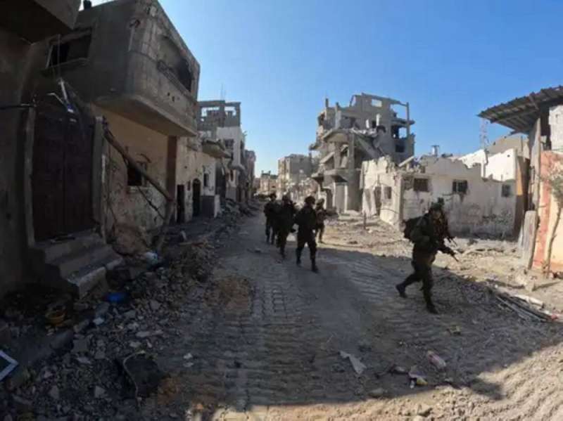 قوات إسرائيلية خلال توغل محدود شمال غزة