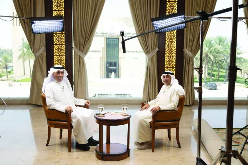 


جاسم البديوي خلال اللقاء مع الزميل الدكتور غالب العصيمي 