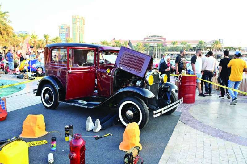 


سيارة كلاسيكية معروضة 