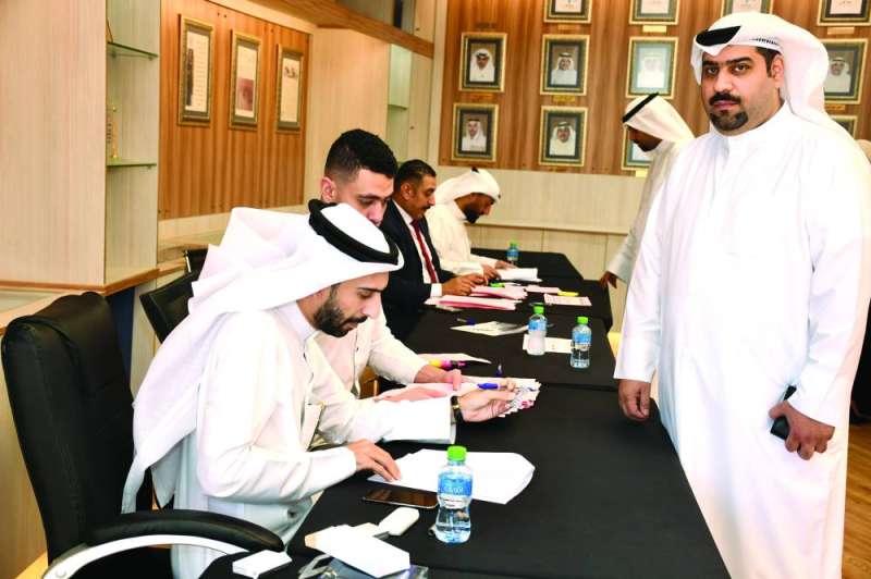 جانب من عملية الاقتراع 