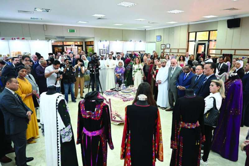 حضور كثيف في المعرض