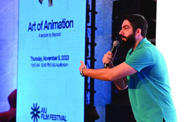 


الفنان سيود متحدثاً 