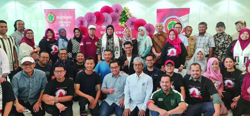 السفيرة متوسطة عدداً من أبناء الجالية 