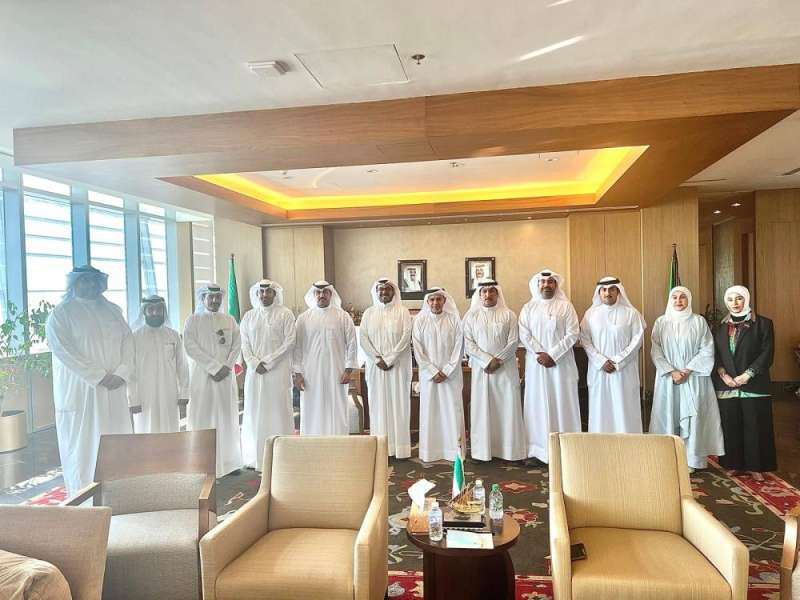 وزير التربية مستقبلا وفد مجلس إدارة جمعية المعلمين
