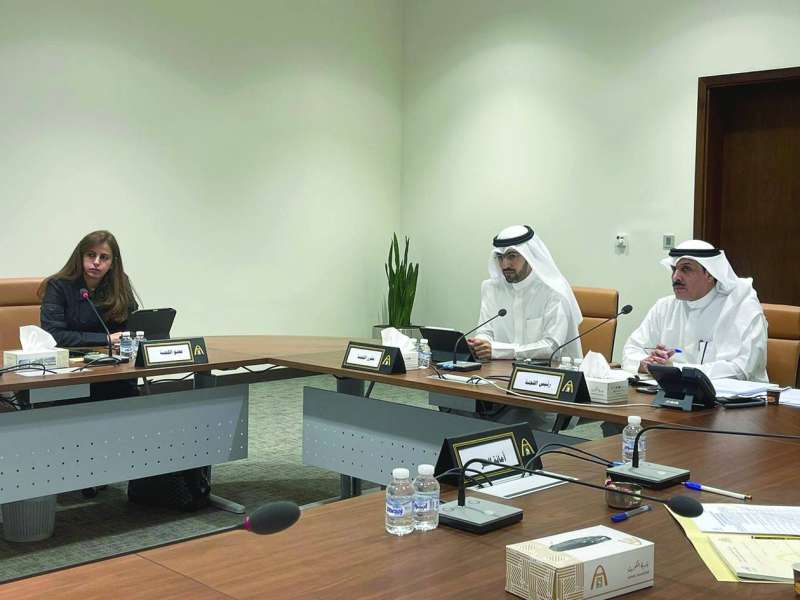 جانب من اجتماع لجنة محافظة الجهراء في المجلس البلدي