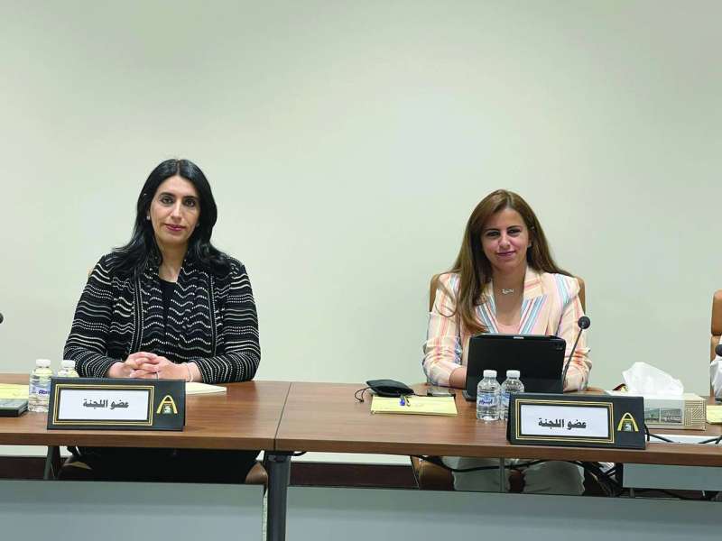 منيرة الأمير وفرح الرومي خلال اجتماع اللجنة 