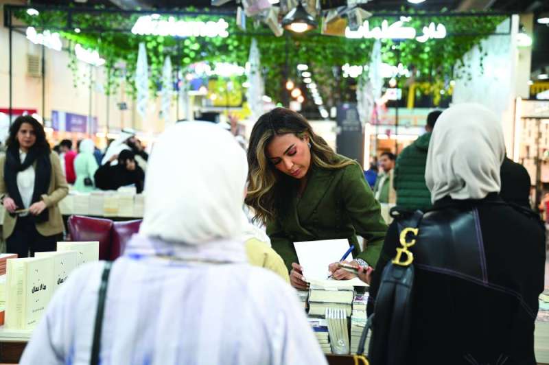 


مدوه خلال توقيع كتابها 	(تصوير نايف العقلة) 