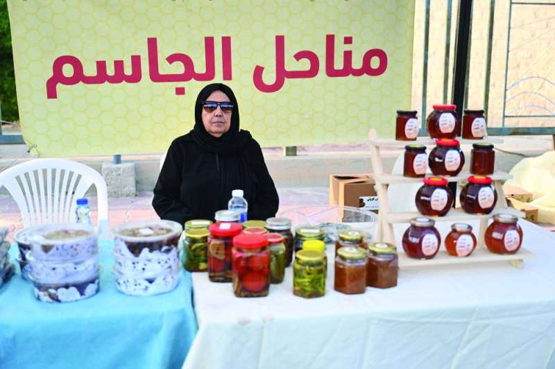 
المربية أم صلاح الجاسم تعرض منتجاتها 