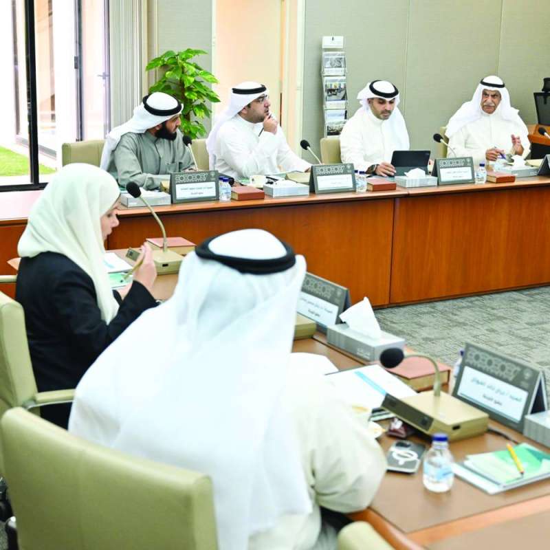 من اجتماع اللجنة التشريعية أمس بحضور رئيس المجلس 