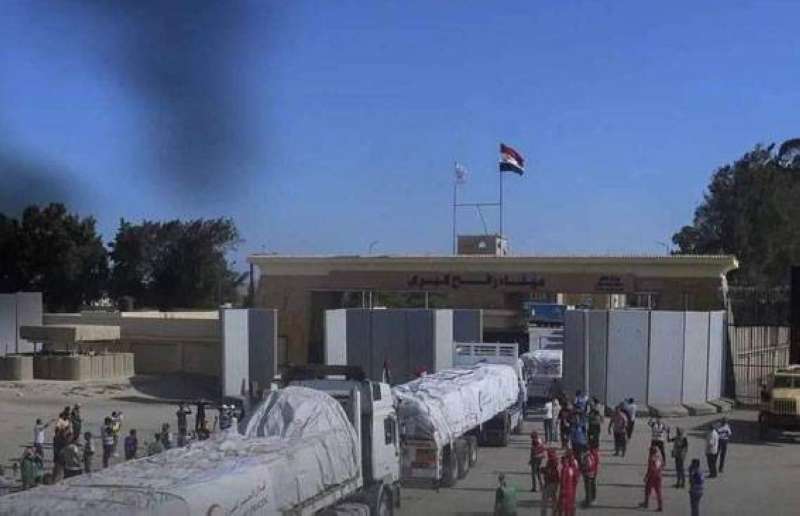  تدفق المساعدات لغزة عبر معبر رفح أمس