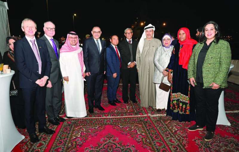 حضور ديبلوماسي 