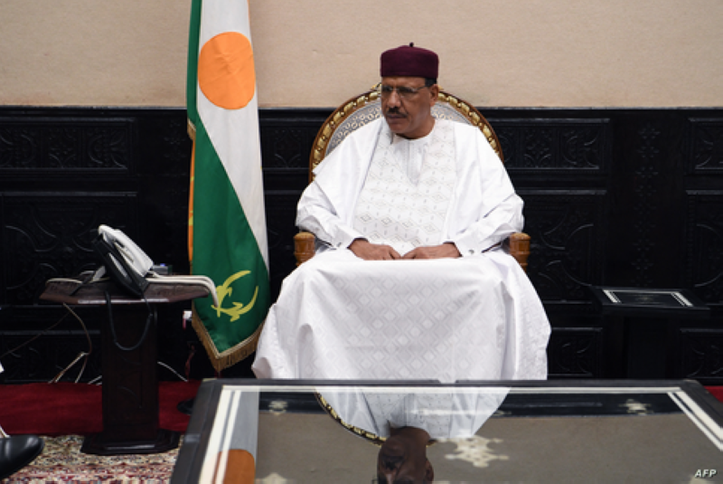  محمد بازوم محتجز في قصره الرئاسي منذ 26 يوليو