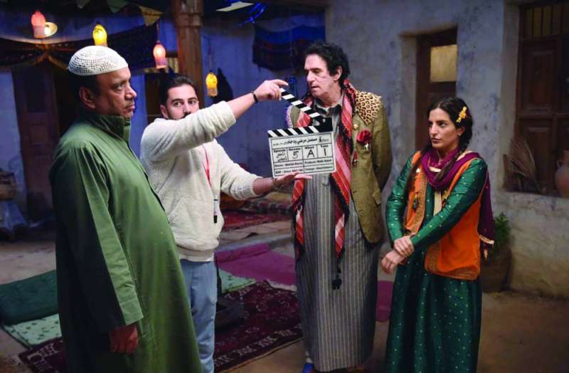 


العونان ودرويش وإيمان فيصل خلال التصوير 