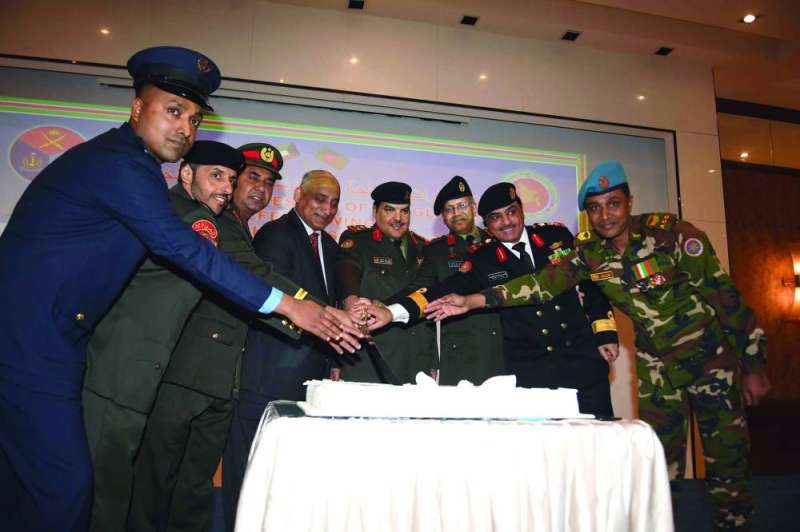 قطع قالب الحلوى