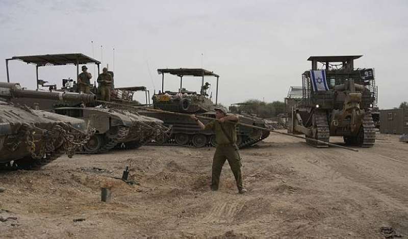 آليات عسكرية إسرائيلية شمال غزة