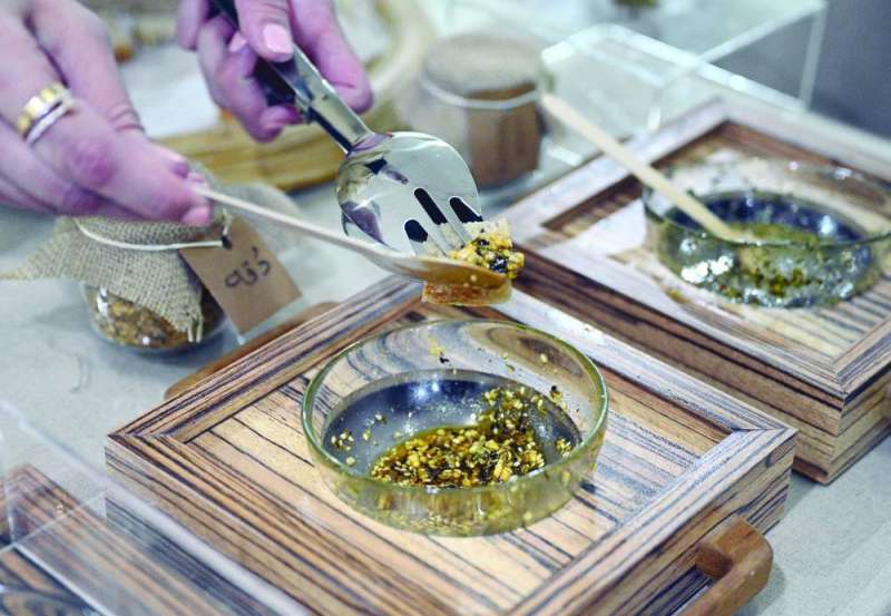 


تجهيز خلطات وتغميسات إيطالية وعربية باسم «الدقة» 