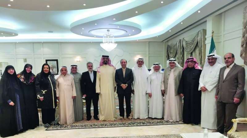 لقطة جماعية للمُشاركين في اللقاء 