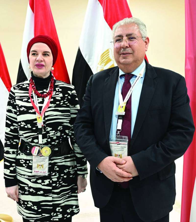 السفير شلتوت والقنصل زكي يتابعان التصويت 