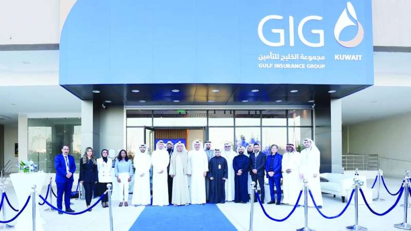 


الصحاف متوسطاً موظفي فرع صباح السالم 