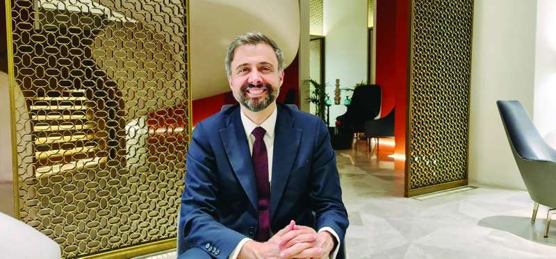 


 ألفرو لاريو 