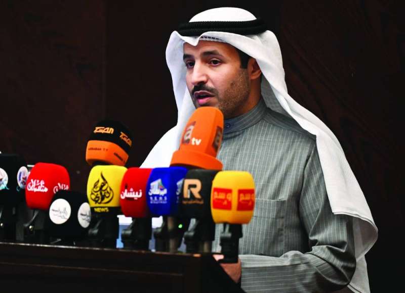 


عبدالعزيز السويط ملقياً كلمته 