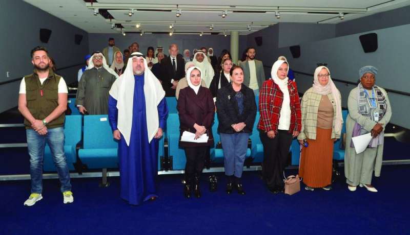 


لقطة جماعية للمشاركين في الحملة 	(تصوير سعود سالم) 