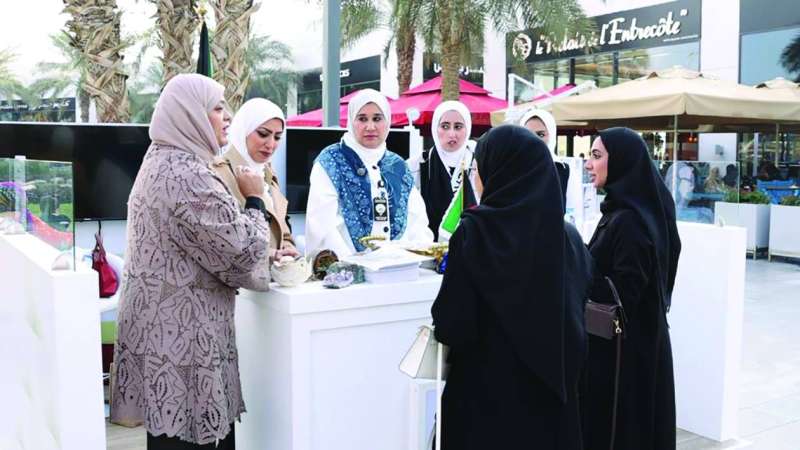 إقبال من الطلبة وأولياء امورهم على حملة الوزارة التوعوية