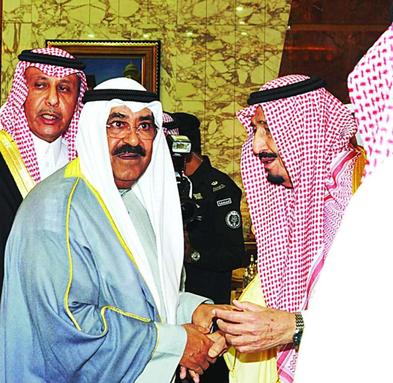 سموه مع خادم الحرمين الملك سلمان بن عبدالعزيز 