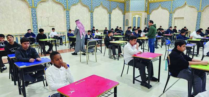 


جانب من اختبارات صفوف النقل أمس 